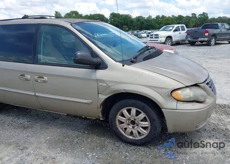 2005 Chrysler Town & Country Touring from USA, damaged, VIN 2C4GP54L75R280167